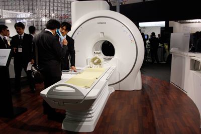 超電導1.5T MRI 「ECHELON RX」