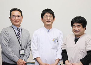 （左から）大倉義史健診センター室室長，心臓MRI検査を担当する熊谷繁夫技師長，小林　学技師