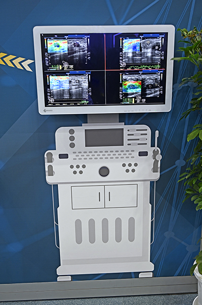 超音波装置や内視鏡装置メーカーに高精細モニターを供給