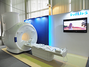 展示された最新1.5T MRIのProdiva 1.5T CX